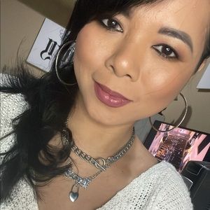 Meet your Posher, Honeylaine